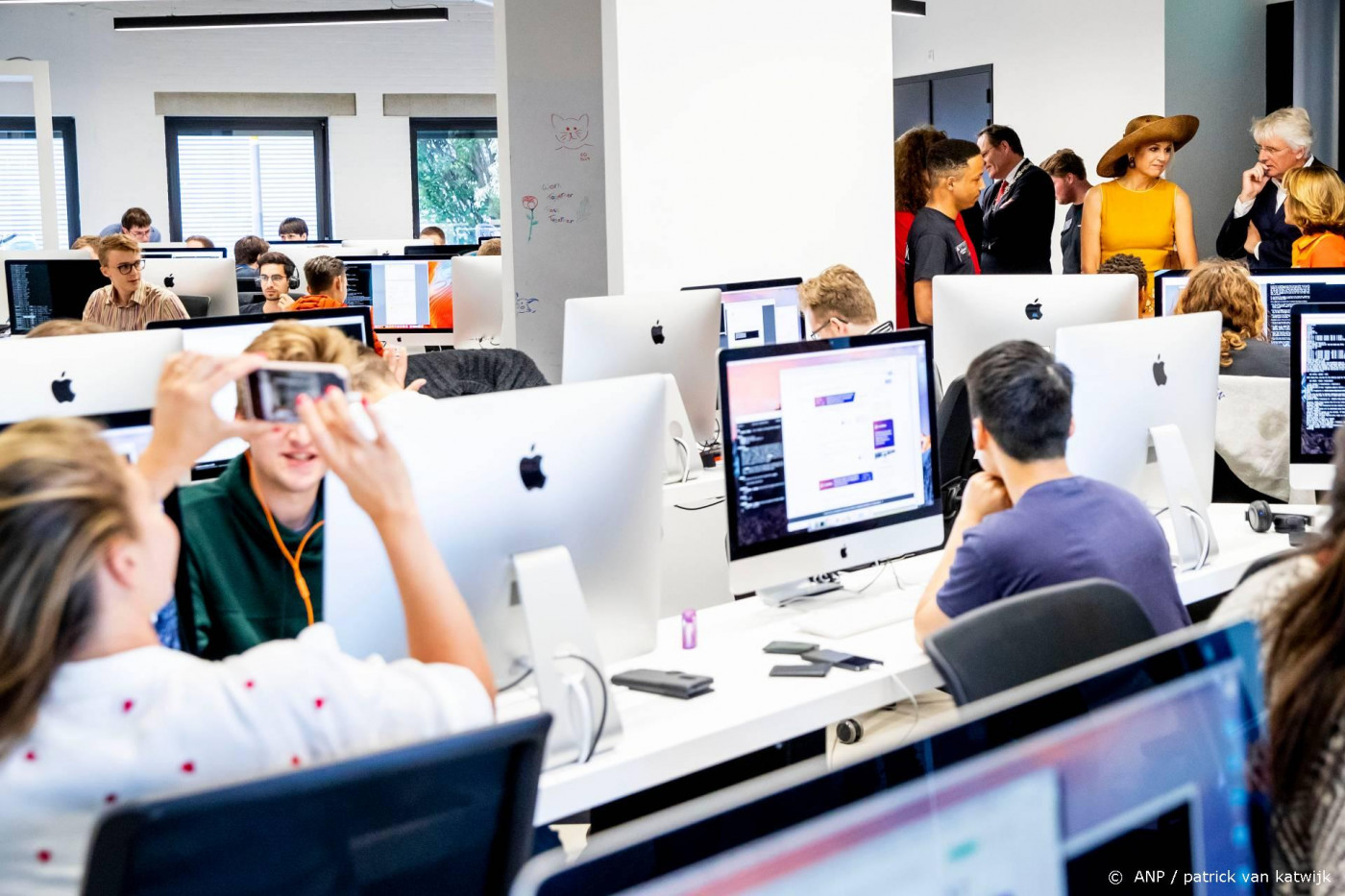 Almere start omscholingstraject naar IT voor inwoners