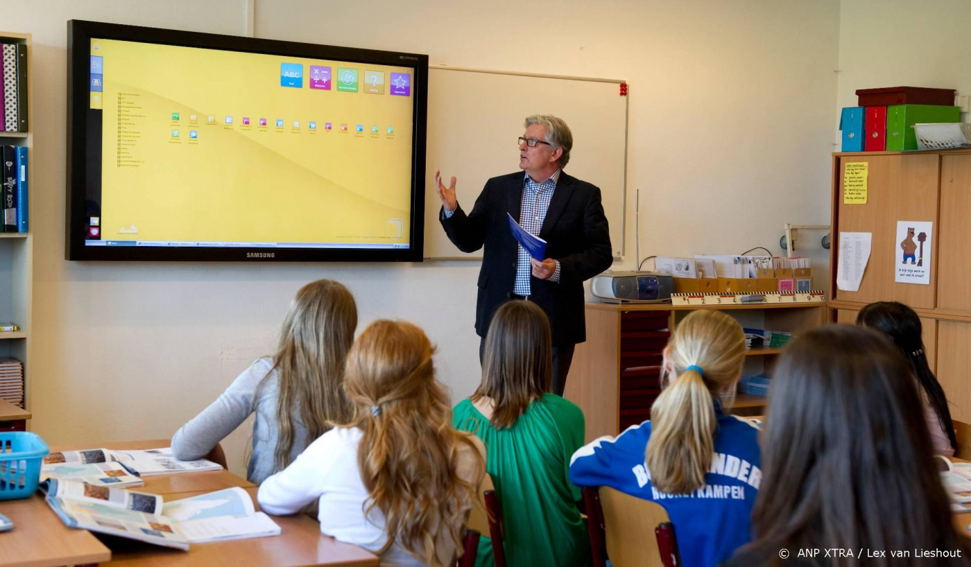 Kennisnet helpt scholen om leerlingen digitaal geletterd te maken
