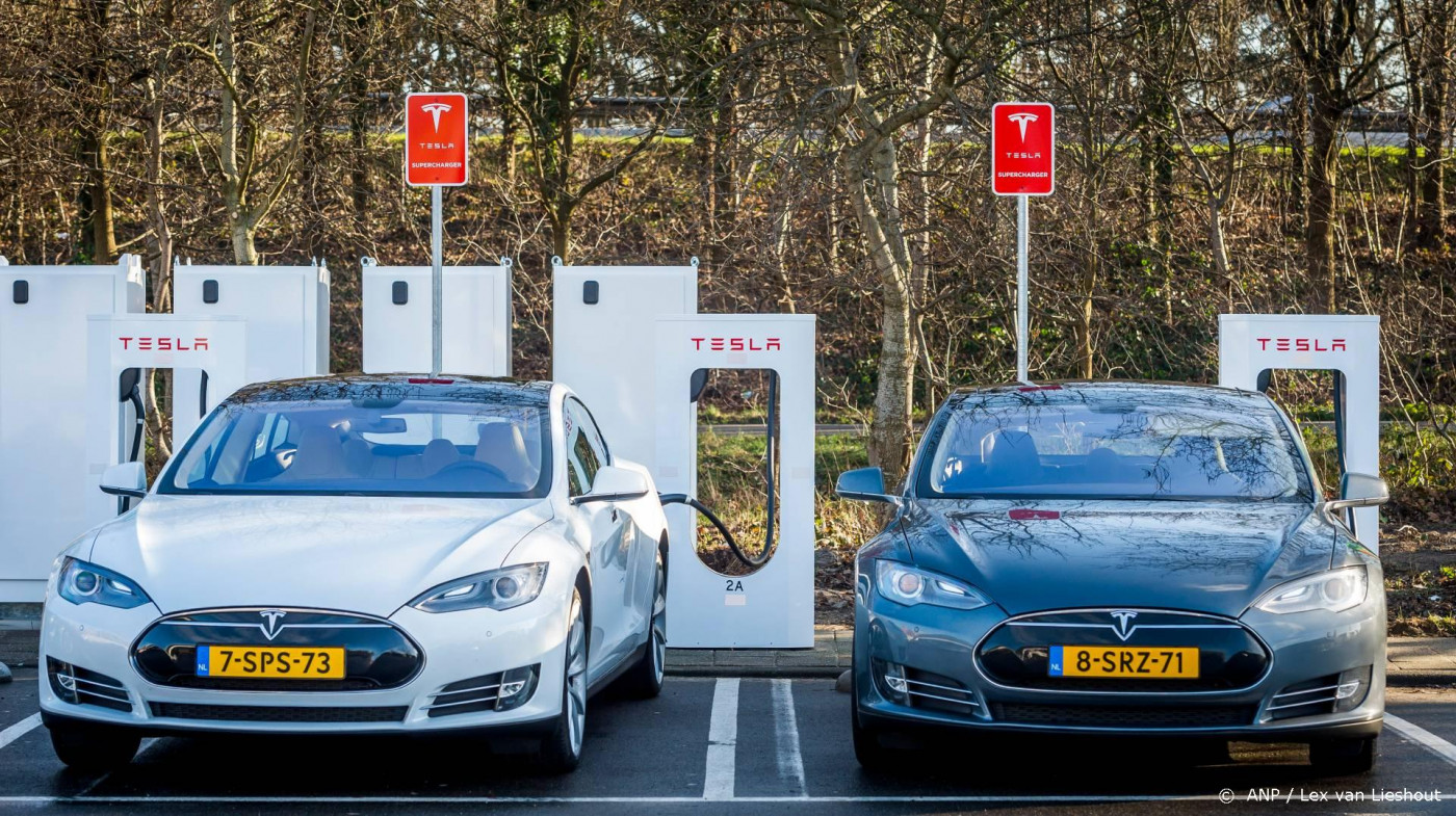 Tesla opent grootste Supercharger-oplaadstation in Shanghai