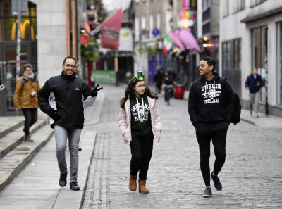 Slimme prullenbakken in Dublin meten drukte en versterken 5G