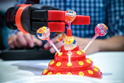 Virtuele robotarmen worden slimmer door elkaar te trainen